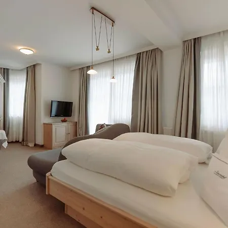 Johanneshof * 玛丽亚埃姆安斯泰内嫩米尔