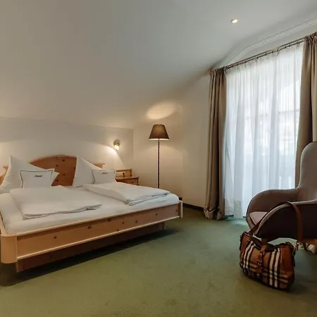 Johanneshof Apartament *